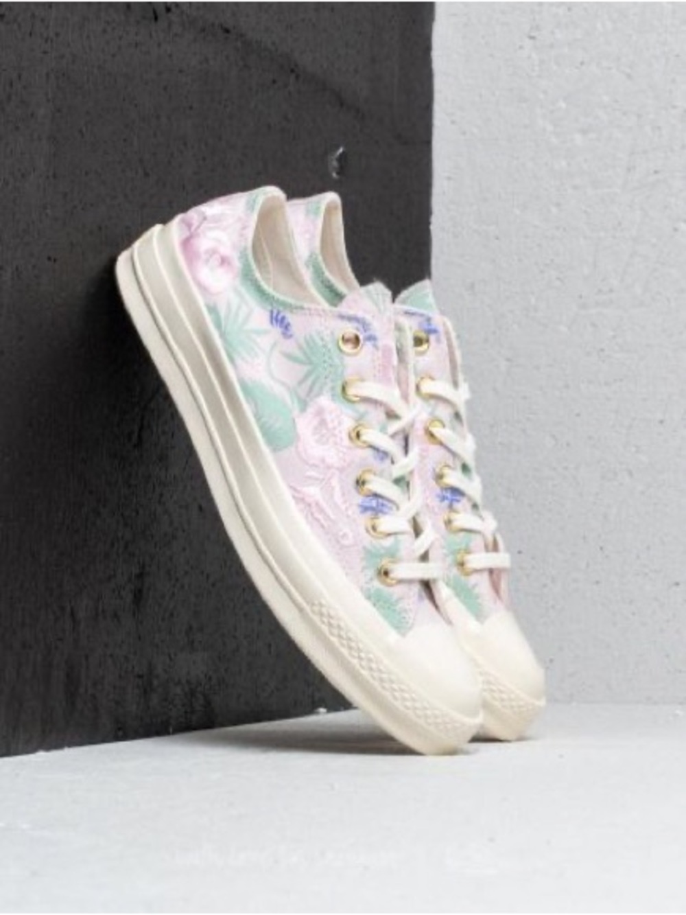 RARE Converse Chuck Taylor All Star Floral Print Sneakers GOOD CONDITION 6.5